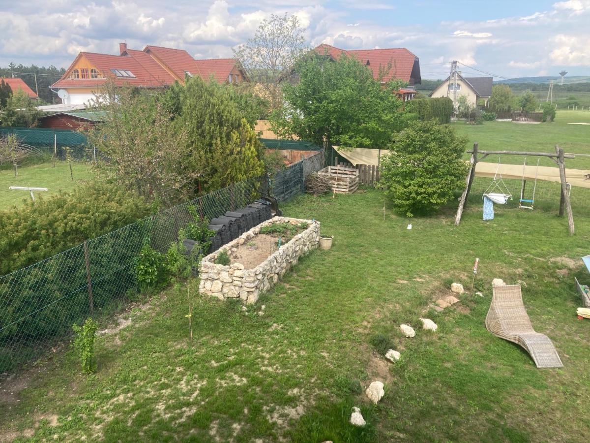 Karádi apartman Zánka Exterior foto